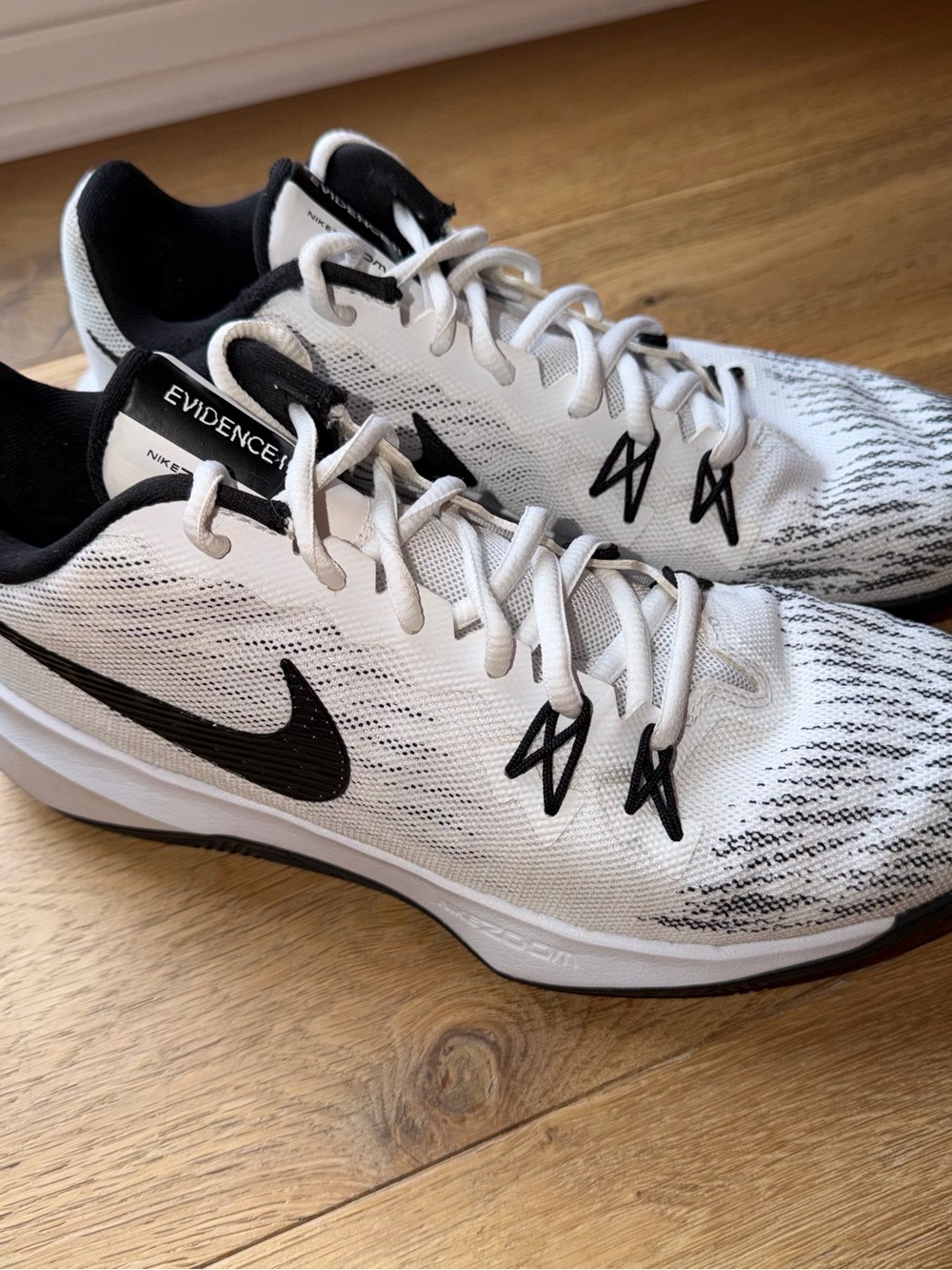 Nike Zoom Evidence II Men’s Basketball Shoes US 6 Medium White/Black